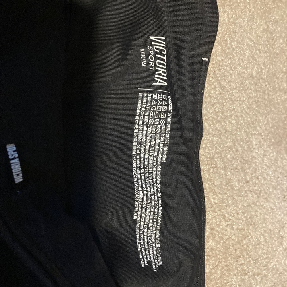 Victoria Secrets Knockout Legging with Pockets